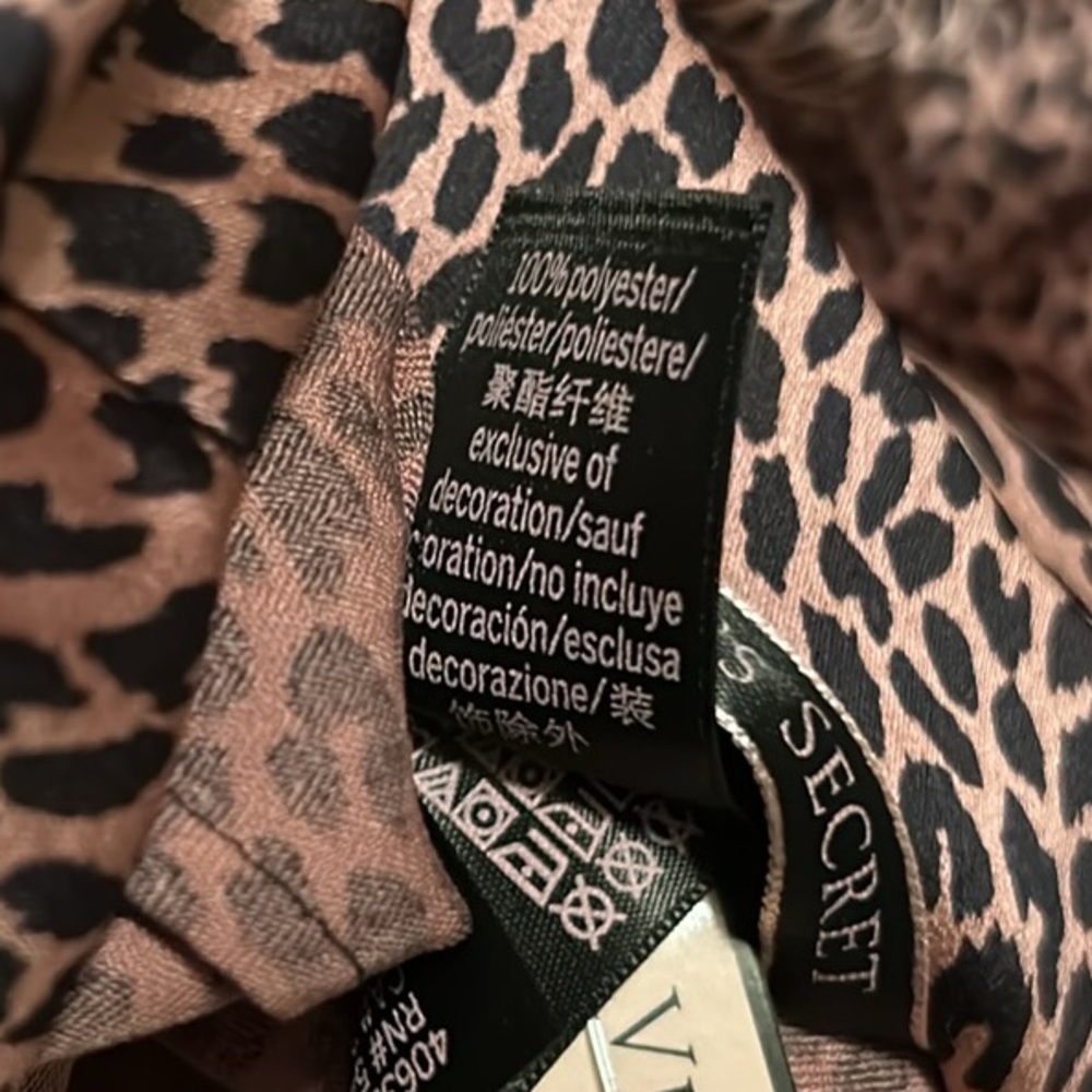New! Victoria's Secret Leopard Side Slit Satin Skirt - Picture 7 of 10
